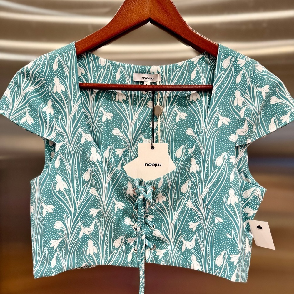NWT Miaou Arielle Lace Up front Cropped Top in teal / white brand new crop​